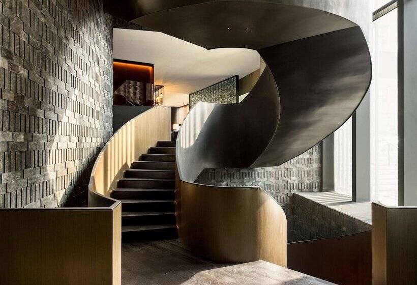 호텔 The Middle House