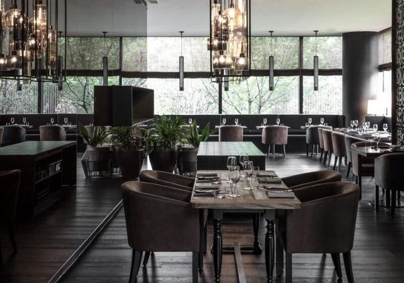 호텔 The Middle House