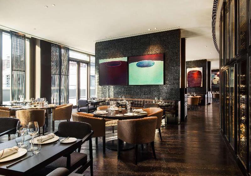 호텔 The Middle House