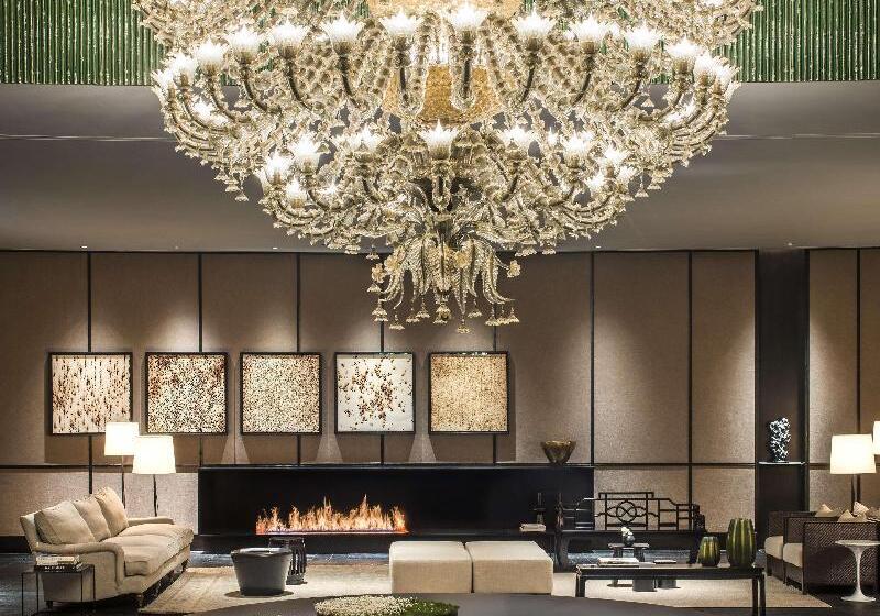 호텔 The Middle House