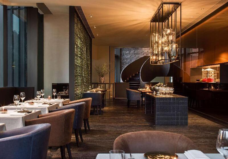 호텔 The Middle House