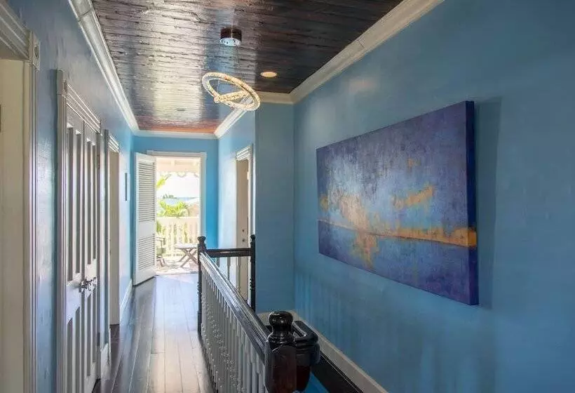 استراحتگاه The Fred  Adults Only