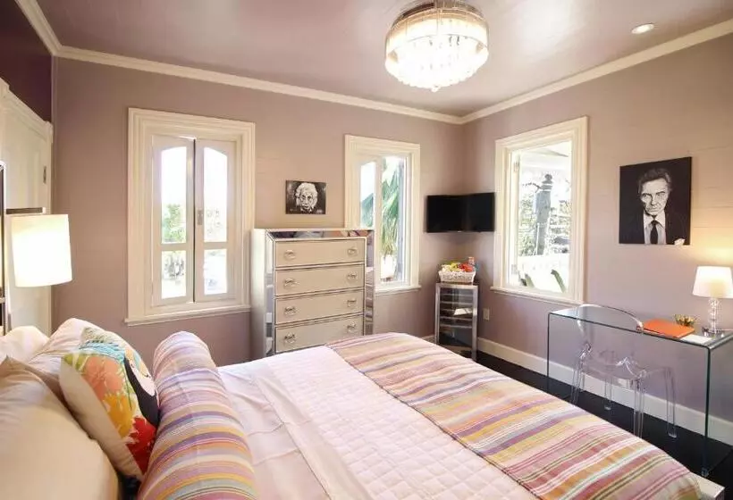 استراحتگاه The Fred  Adults Only