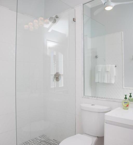 استراحتگاه The Fred Adults Only