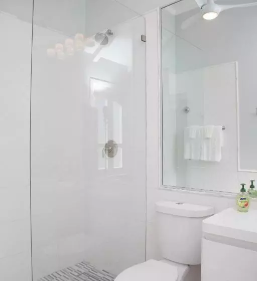 استراحتگاه The Fred  Adults Only