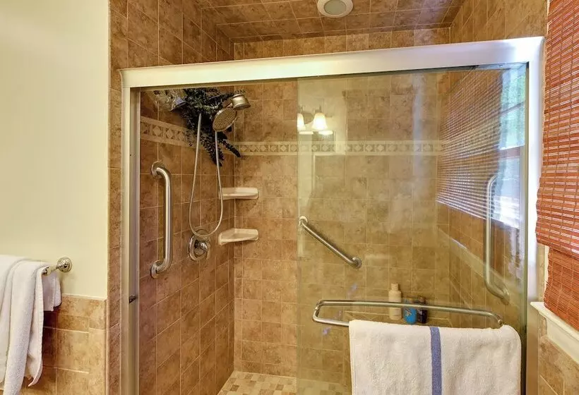 Serene Delmar Nature Escape On 15 Acres!