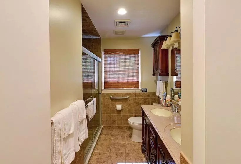 Serene Delmar Nature Escape On 15 Acres!