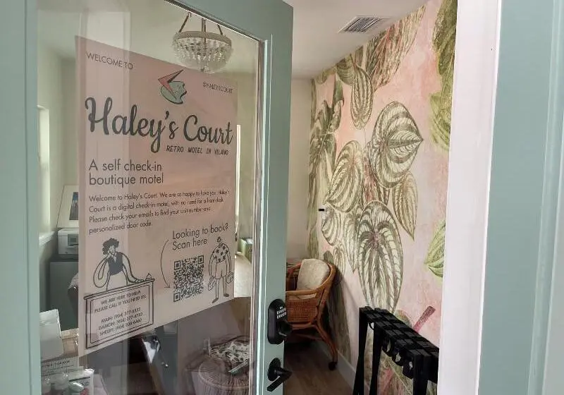 Haleys Court Boutique Motel