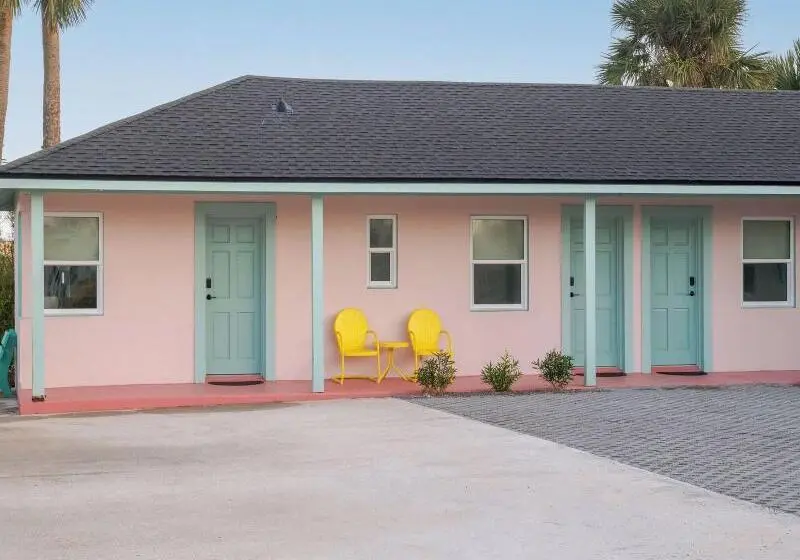 Haleys Court Boutique Motel