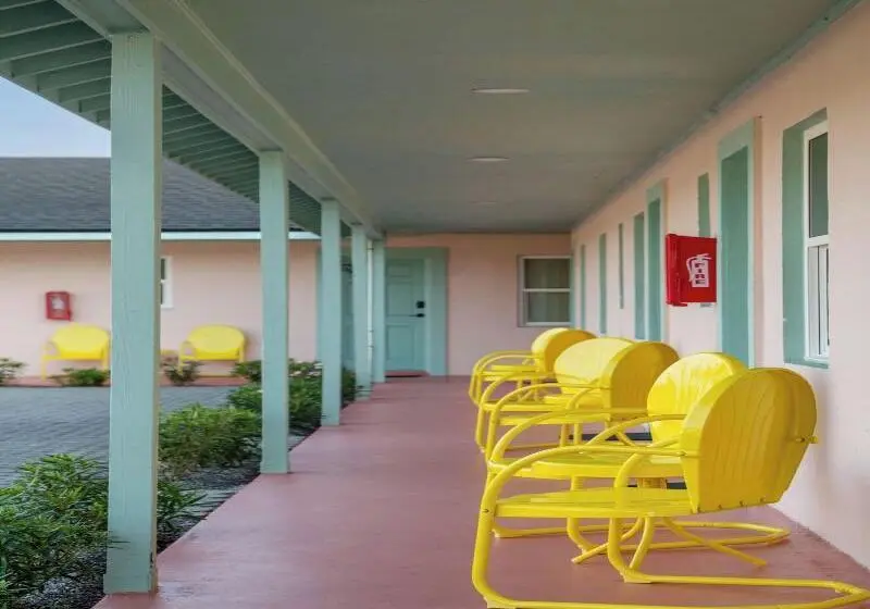Haleys Court Boutique Motel