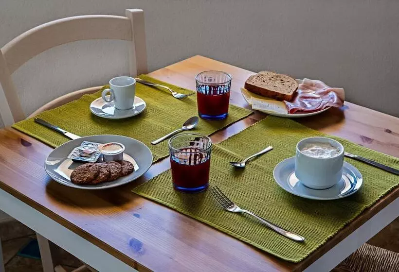 ベッドアンドブレックファースト Giaco's Rooms