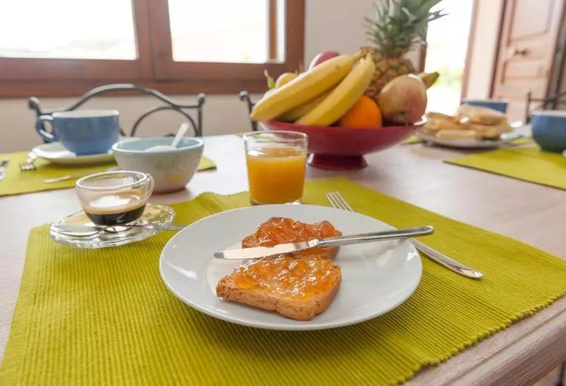 ベッドアンドブレックファースト Giaco's Rooms