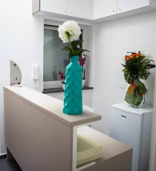 تختخواب و صبحانه Regina's Home