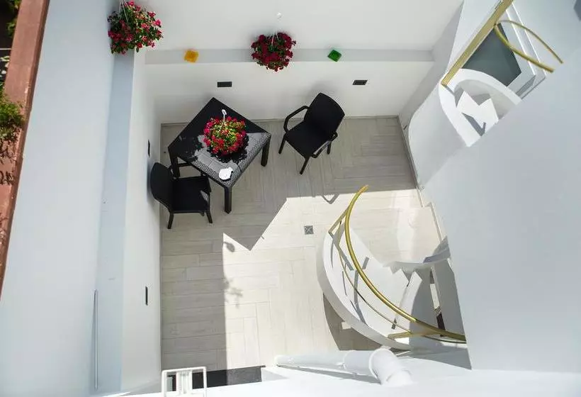 تختخواب و صبحانه Regina's Home