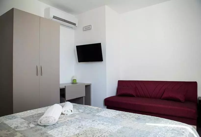 تختخواب و صبحانه Regina's Home