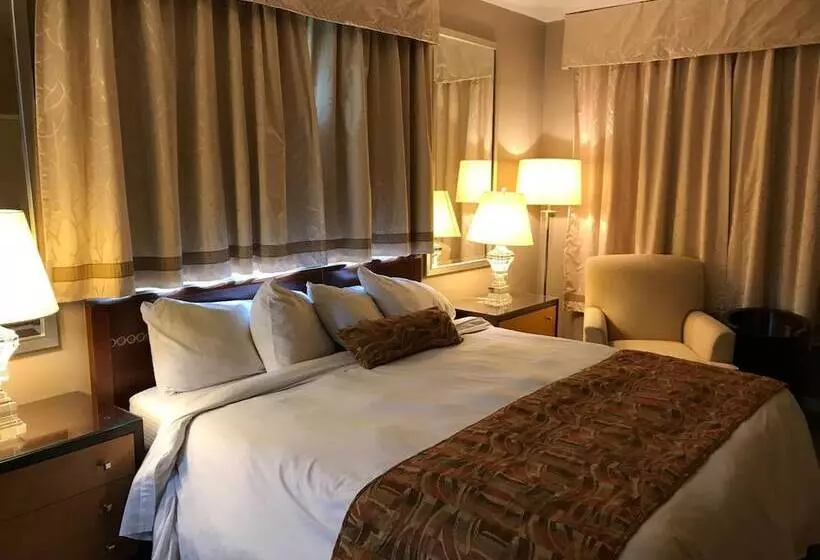 Cardinal Court Motel