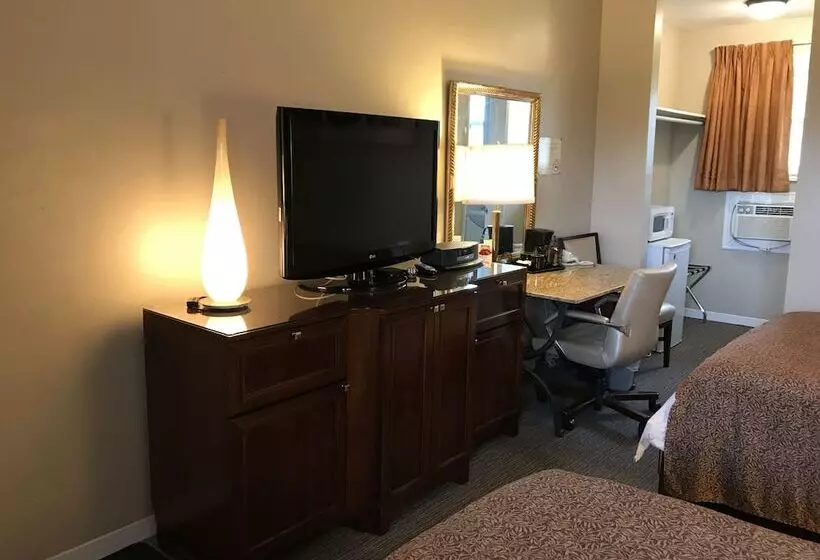 Cardinal Court Motel