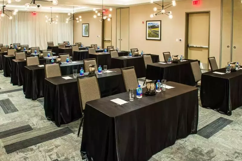 Cambria Hotel Omaha Downtown