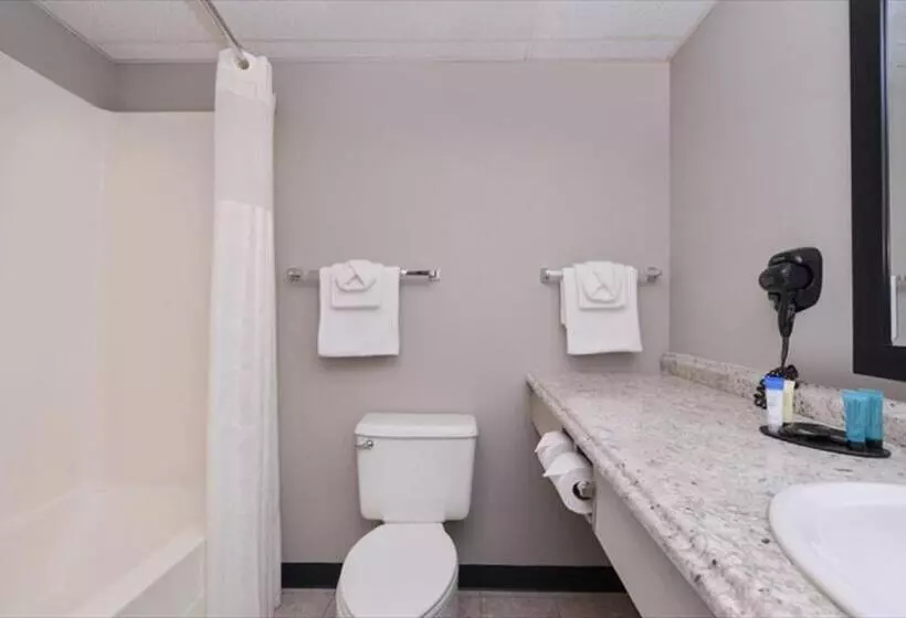 Hotelli Fairbridge Inn Express Monroe City