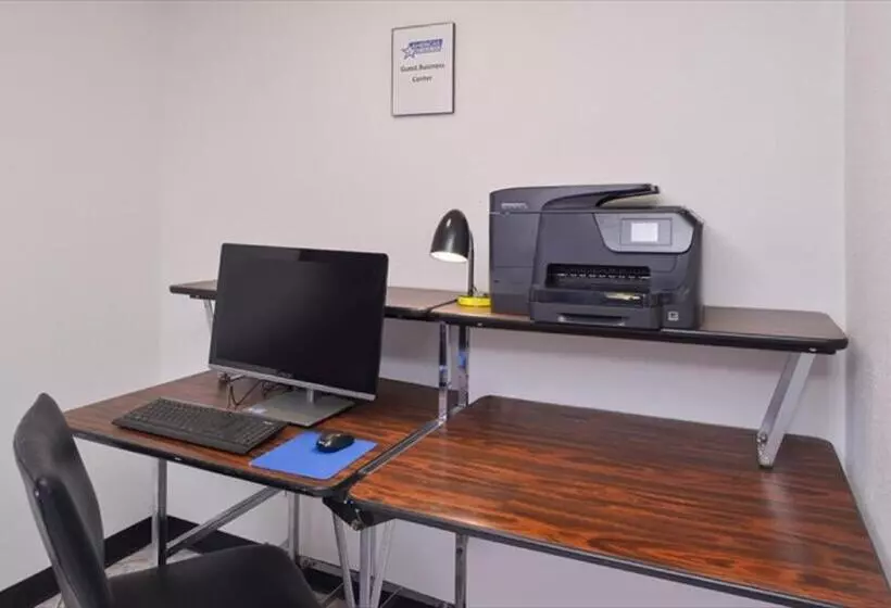 Hotelli Fairbridge Inn Express Monroe City