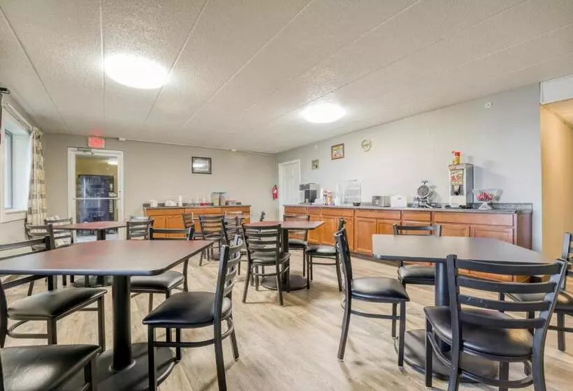 Hotelli Fairbridge Inn Express Monroe City