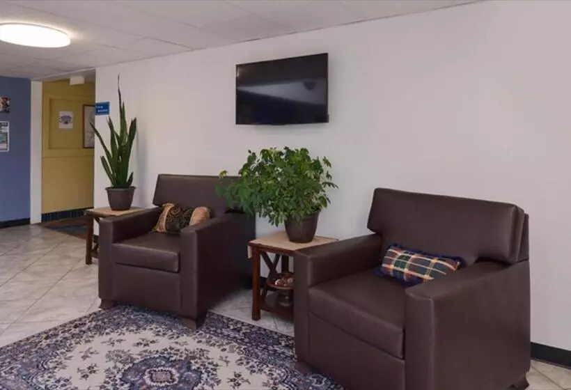 Hotelli Fairbridge Inn Express Monroe City