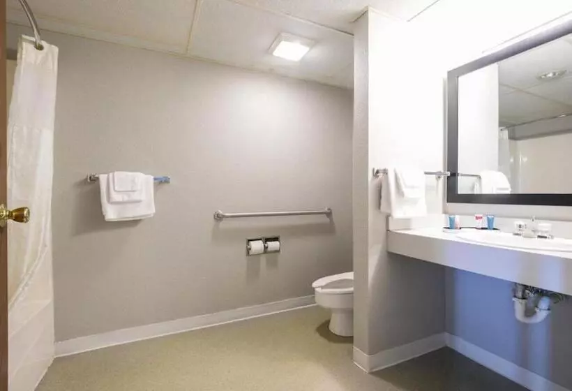 Hotelli Fairbridge Inn Express Monroe City