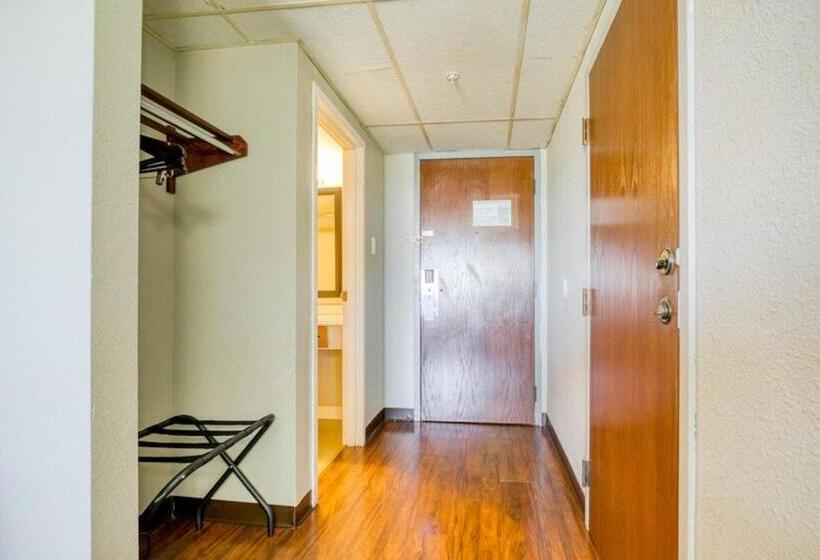 فندق Fairbridge Inn Express Monroe City