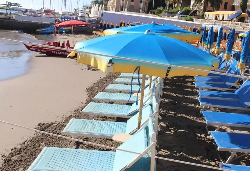 Hotelli Jasmin Charme