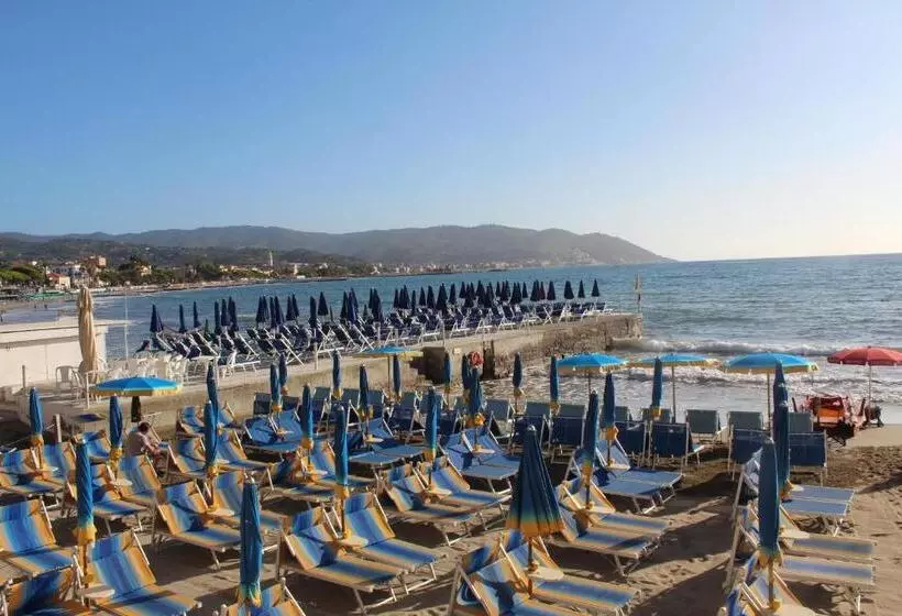 Hotelli Jasmin Charme