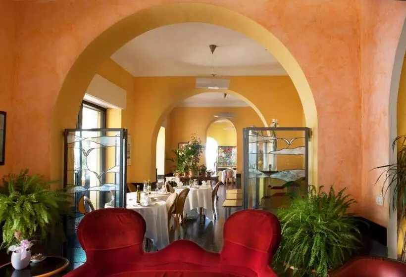 Hotelli Jasmin Charme