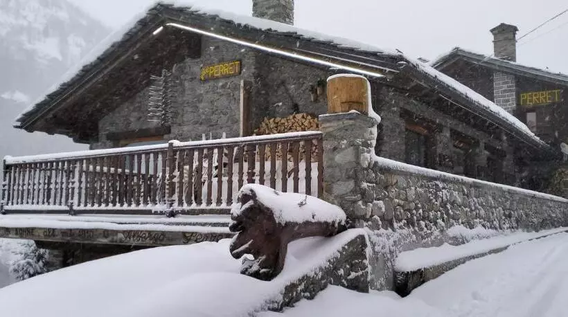 Hotelli & Restaurant Perret   Mountain People