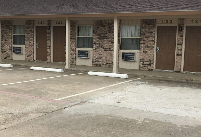 فندق على الطريق Van Inn