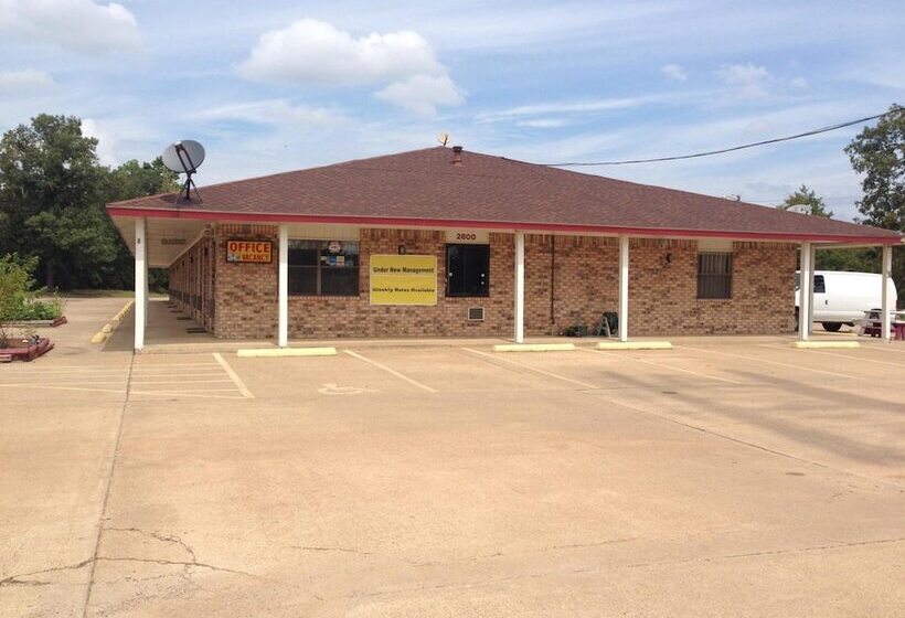 فندق على الطريق Van Inn