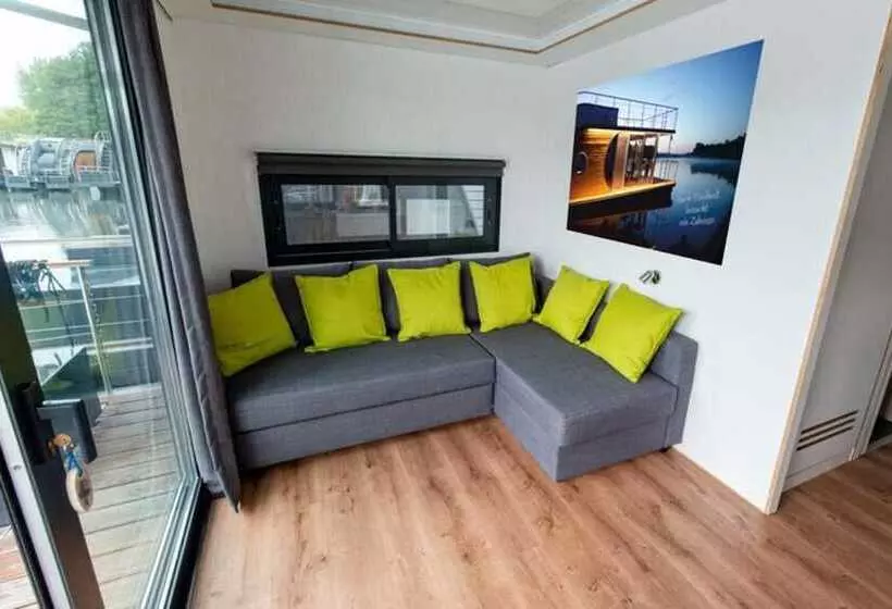 Hotelli Houseboat On The Dahme, Wildau