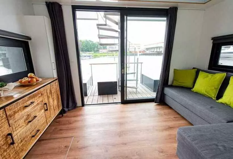 Hotelli Houseboat On The Dahme, Wildau