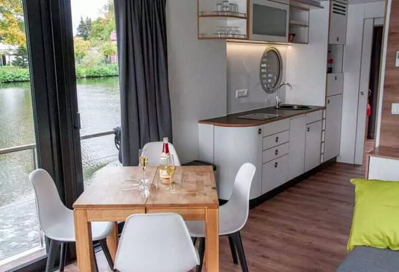 Hotelli Houseboat On The Dahme, Wildau