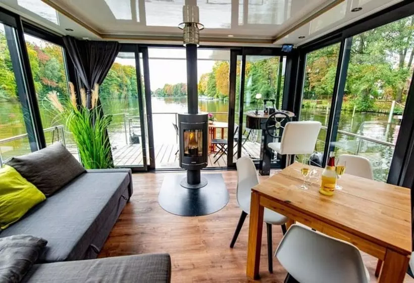 Hotelli Houseboat On The Dahme, Wildau