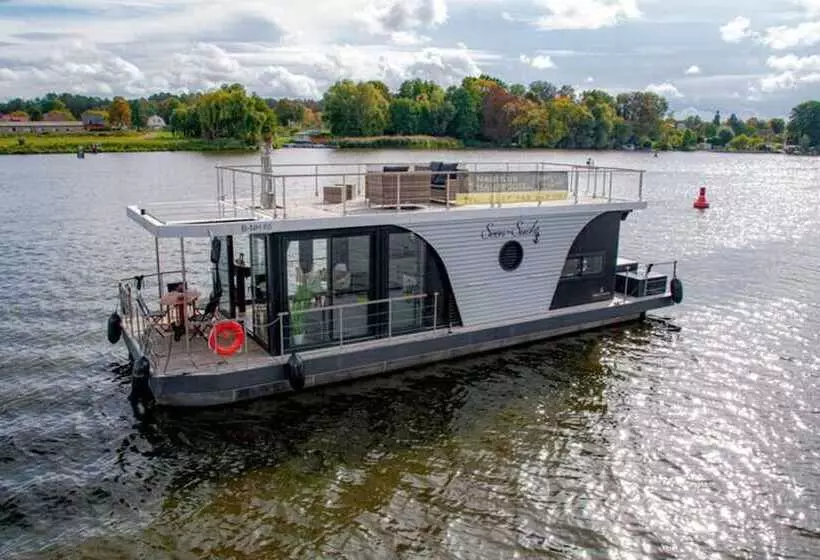 Hotelli Houseboat On The Dahme, Wildau