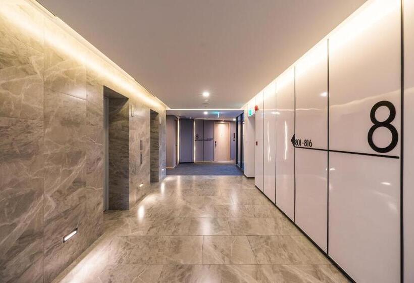 Arize Hotel Sri Racha