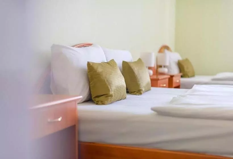 Baross City Hotel   Budapest