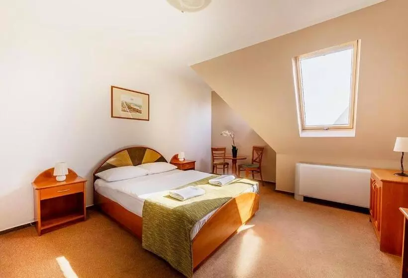 Baross City Hotel   Budapest