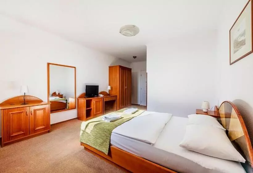 Baross City Hotel   Budapest