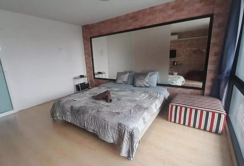 Homey Don Mueang Airport Hostel