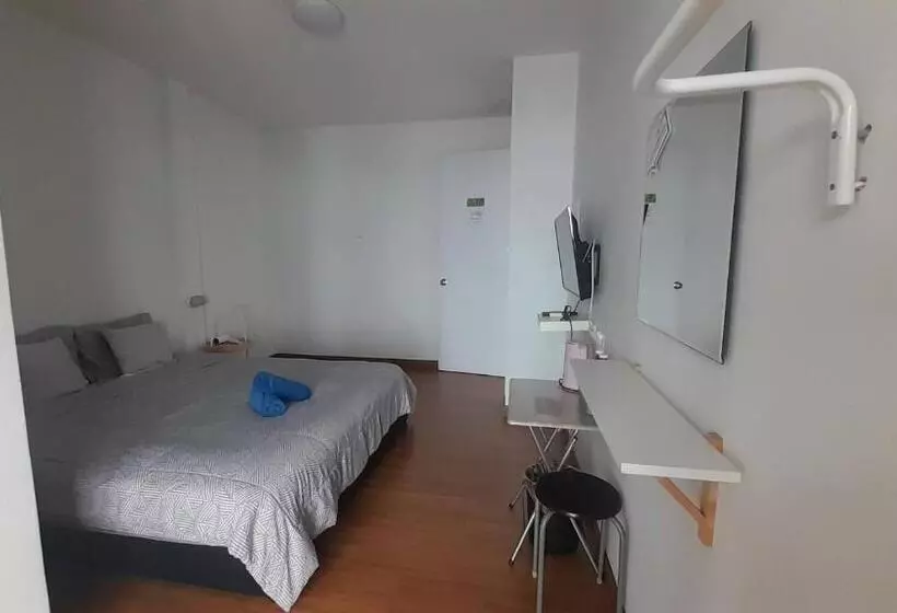 Homey Don Mueang Airport Hostel