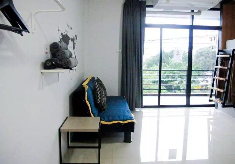 Homey Don Mueang Airport Hostel