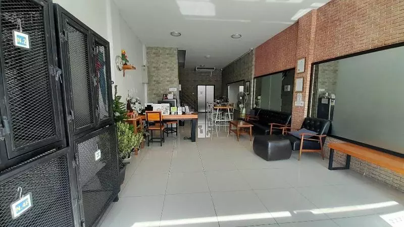 Homey Don Mueang Airport Hostel