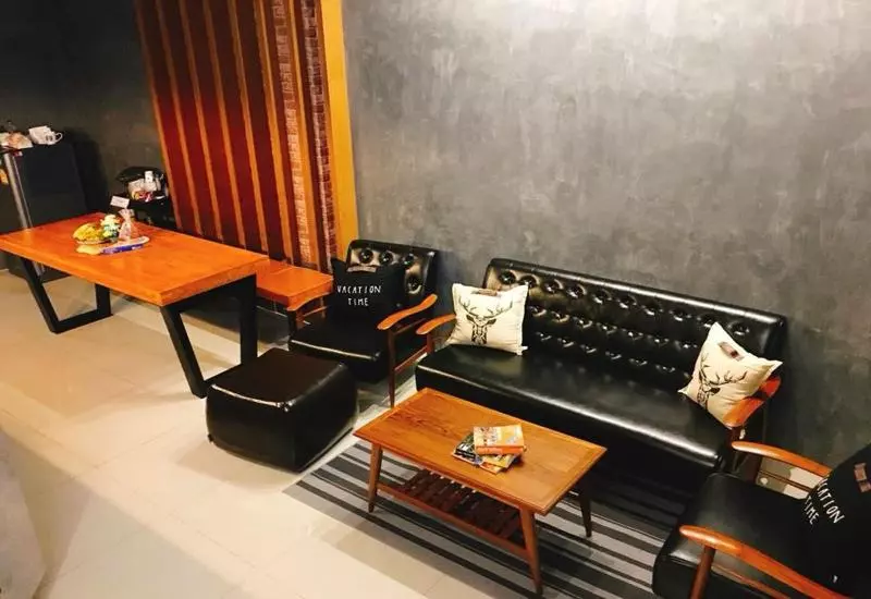 Homey Don Mueang Airport Hostel