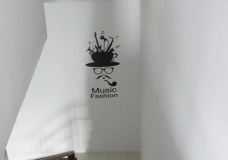 Homey Don Mueang Airport Hostel