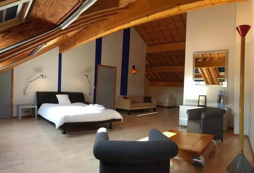 هتل Domaine Du Moulin D Eprave